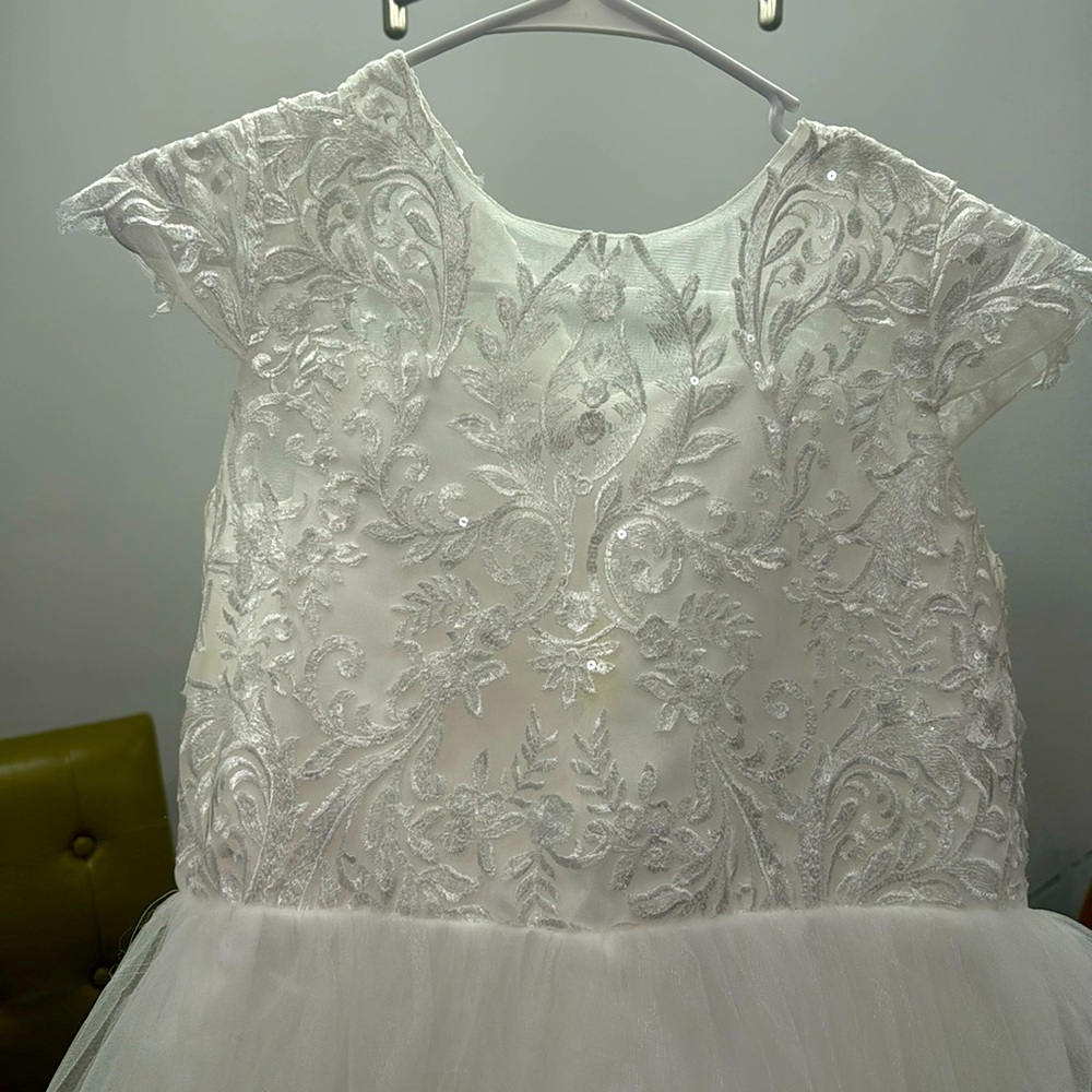 White Little Girl’s Dress